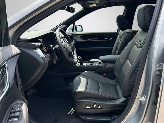 new 2025 Cadillac XT6 car, priced at $60,384