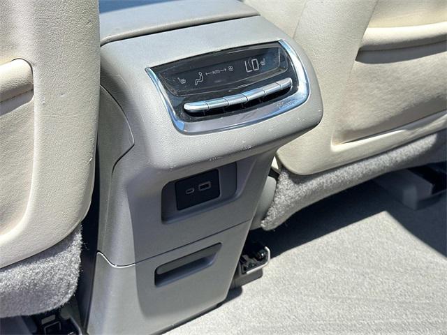 used 2023 Cadillac XT6 car, priced at $39,995