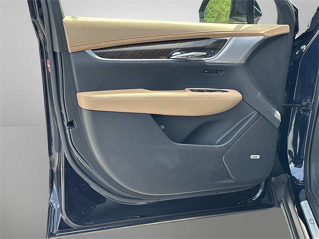 used 2022 Cadillac XT6 car, priced at $37,250