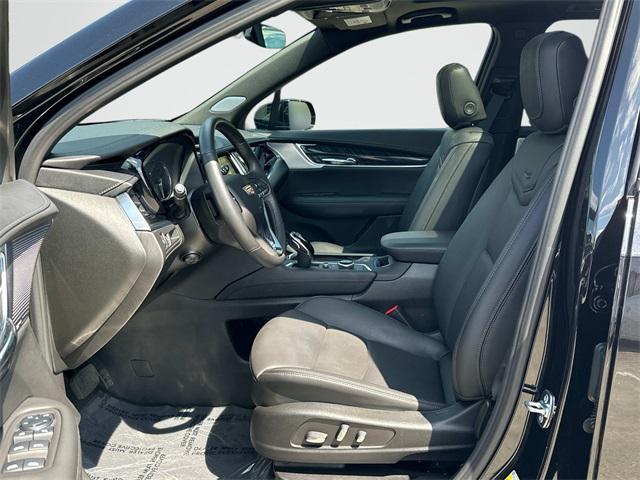 used 2025 Cadillac XT6 car, priced at $55,000