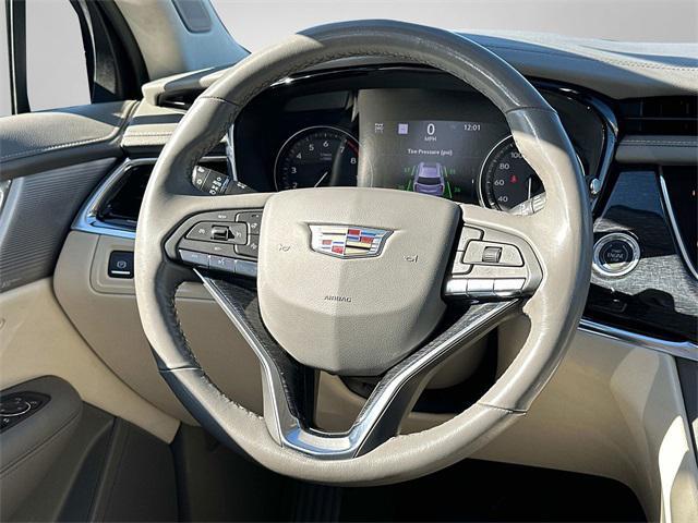 used 2022 Cadillac XT6 car, priced at $41,995