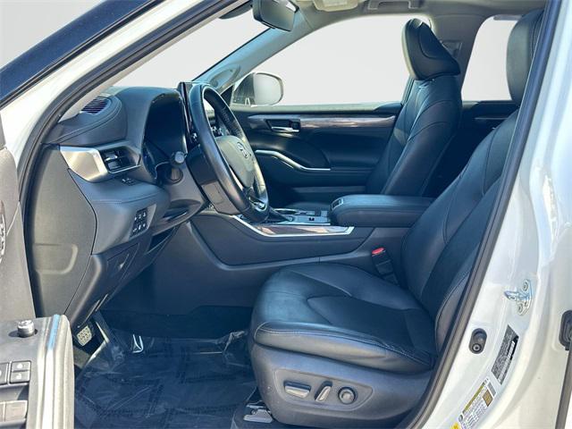 used 2021 Toyota Highlander Hybrid car, priced at $33,950