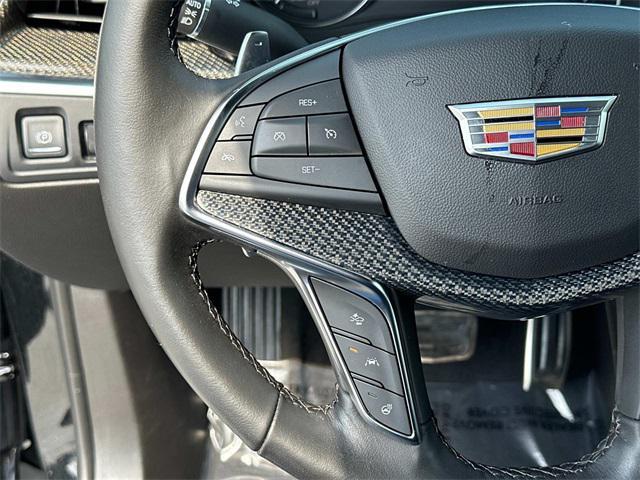 used 2022 Cadillac XT5 car, priced at $39,250
