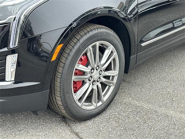 new 2025 Cadillac XT5 car, priced at $59,514