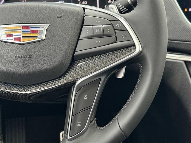 new 2025 Cadillac XT5 car, priced at $59,514