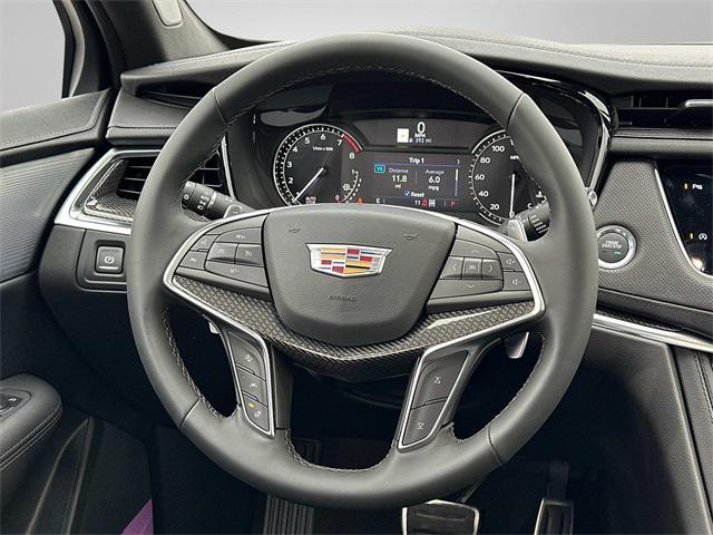 new 2025 Cadillac XT5 car, priced at $59,514