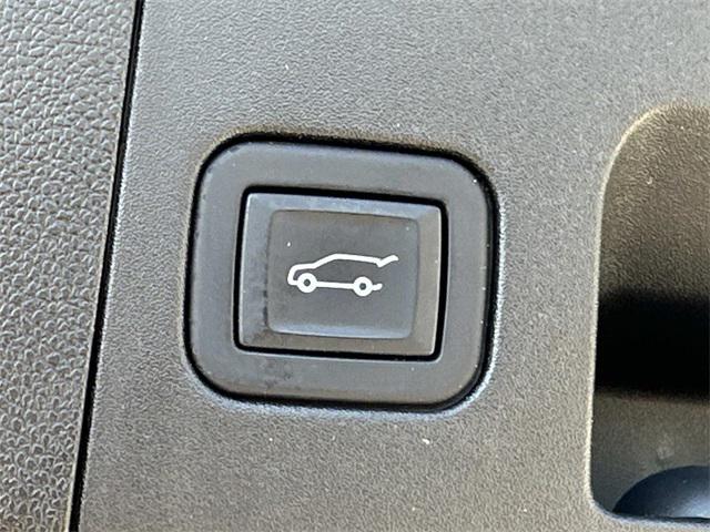 used 2022 Cadillac XT4 car, priced at $32,250