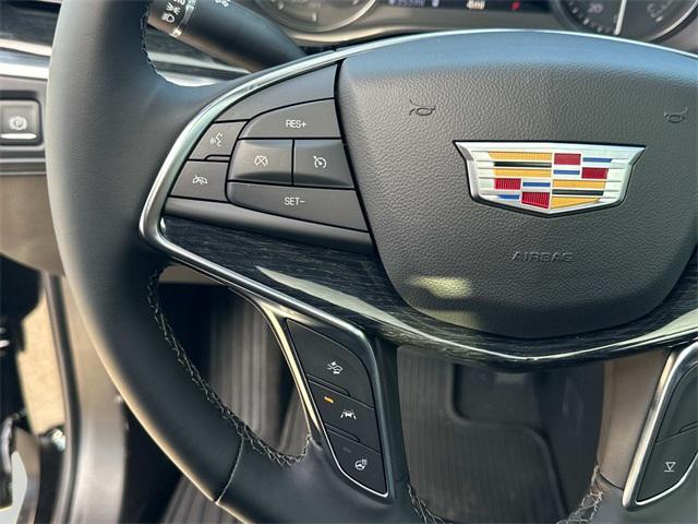 new 2025 Cadillac XT5 car, priced at $60,164