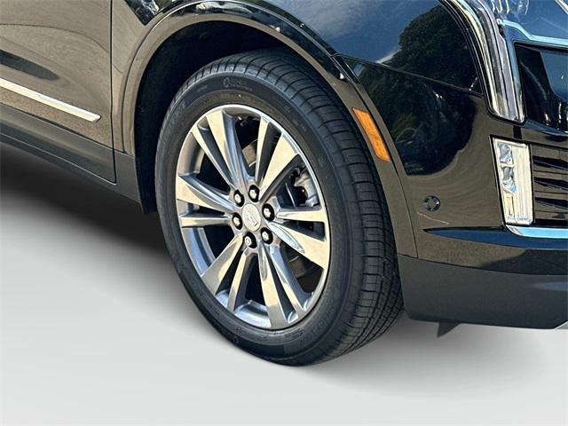 new 2025 Cadillac XT5 car, priced at $60,164