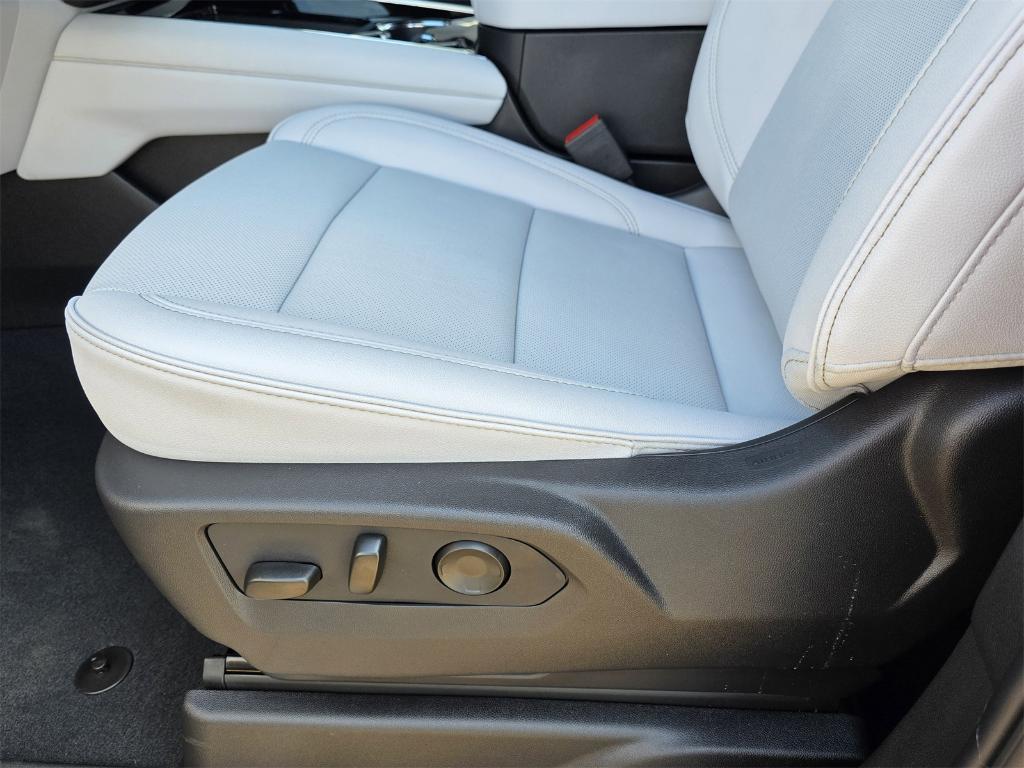 new 2025 Chevrolet Suburban car, priced at $71,987