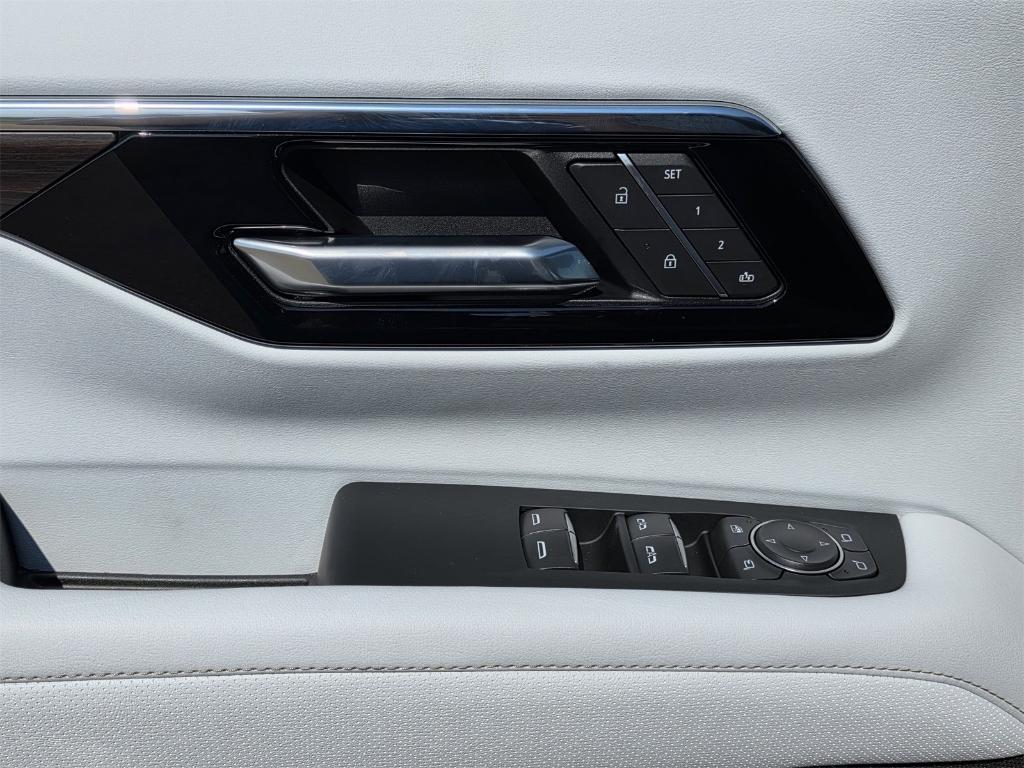 new 2025 Chevrolet Suburban car, priced at $71,987