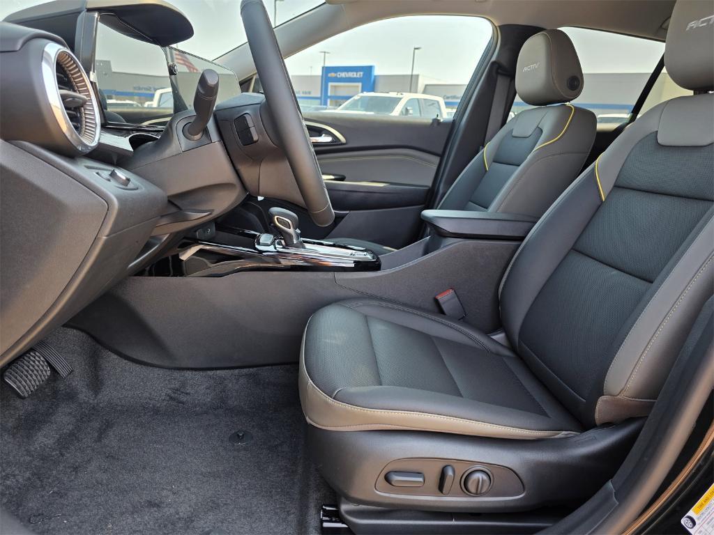 new 2025 Chevrolet Trax car, priced at $25,432