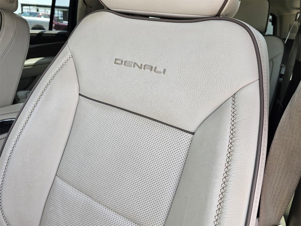 used 2022 GMC Yukon XL car, priced at $53,913