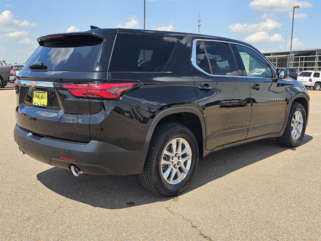 used 2022 Chevrolet Traverse car, priced at $26,818