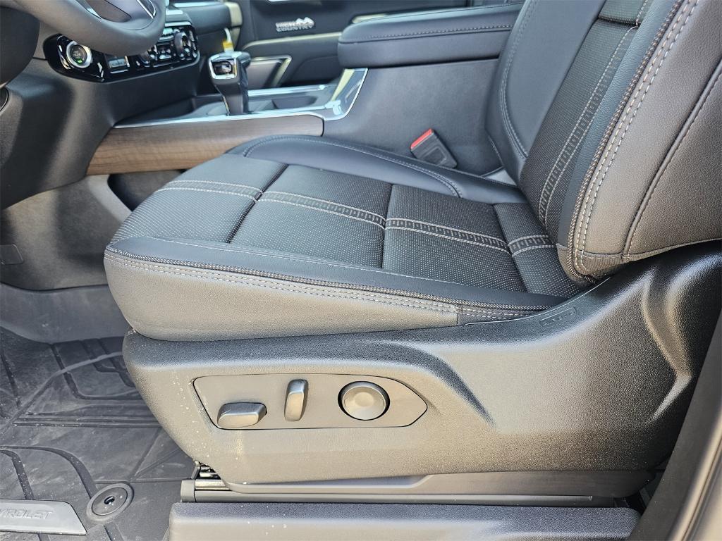 new 2025 Chevrolet Silverado 1500 car, priced at $68,959