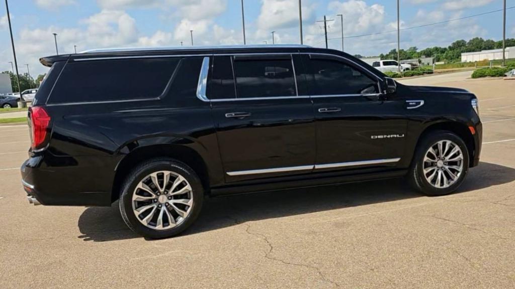 used 2021 GMC Yukon XL car, priced at $55,345