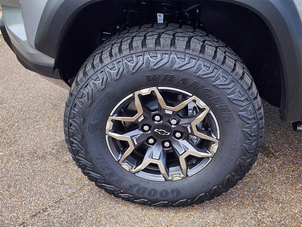 new 2025 Chevrolet Colorado car