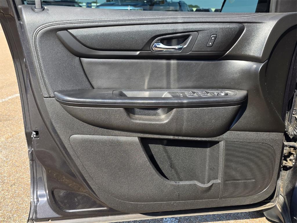 used 2014 Chevrolet Traverse car, priced at $9,300