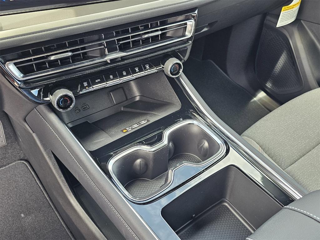 new 2025 Chevrolet Traverse car, priced at $41,190