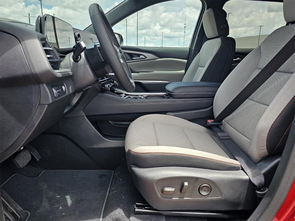 new 2025 Chevrolet Traverse car, priced at $41,190