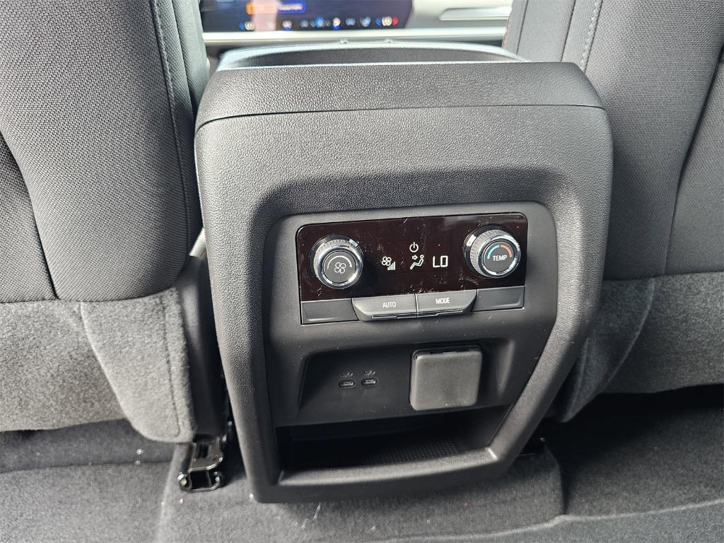new 2025 Chevrolet Traverse car, priced at $41,190