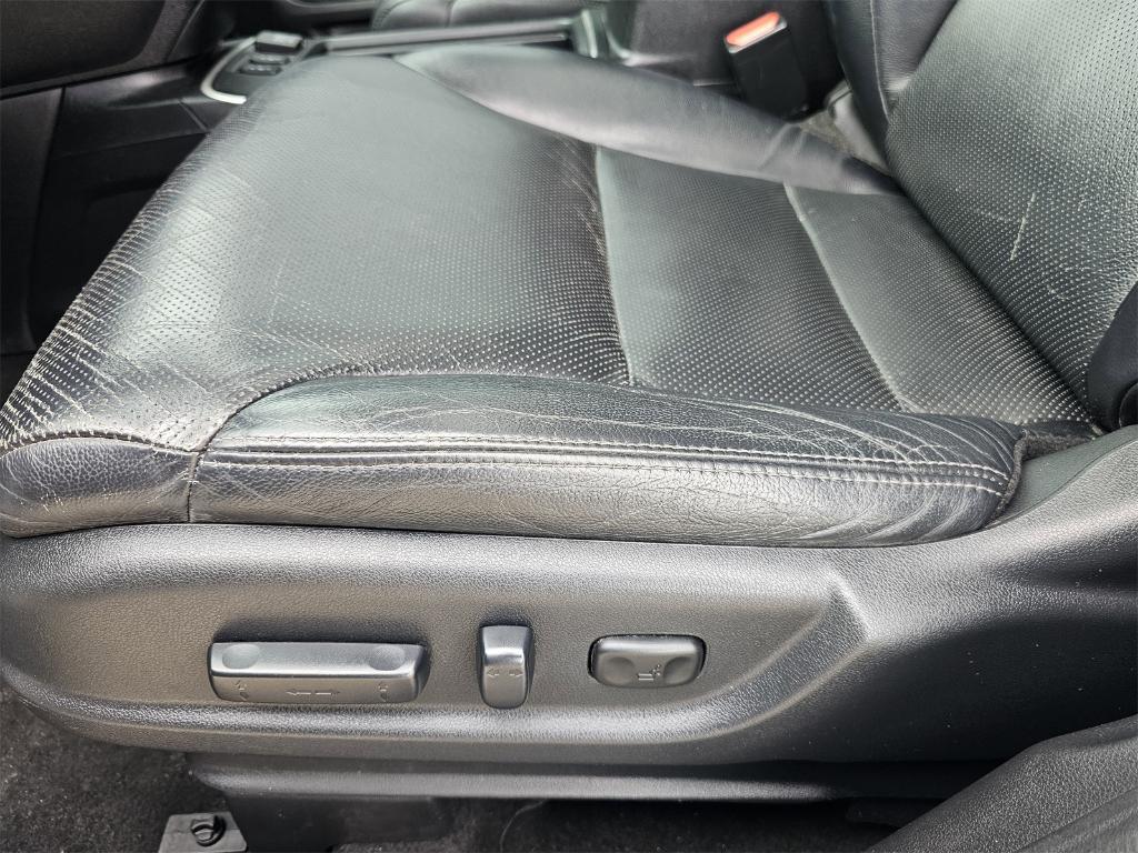 used 2019 Honda CR-V car, priced at $27,930