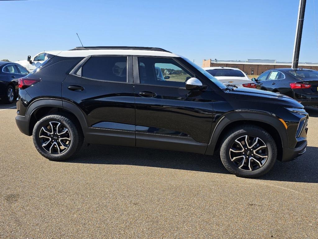 new 2025 Chevrolet TrailBlazer car, priced at $31,580