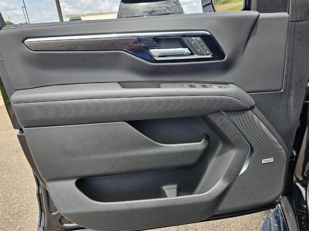 new 2025 Chevrolet Suburban car, priced at $83,109