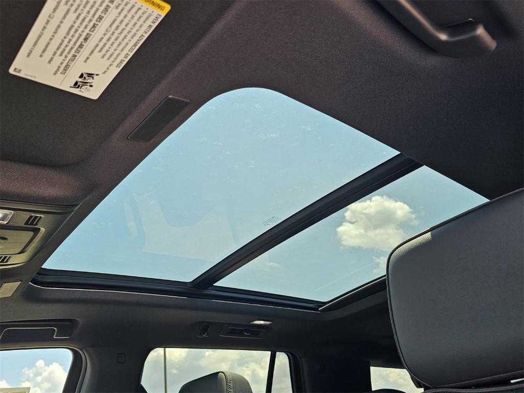 new 2025 Chevrolet Tahoe car, priced at $74,089