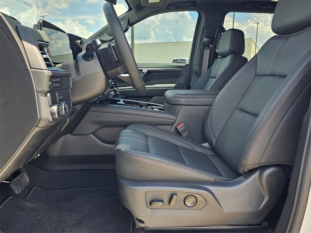 new 2025 Chevrolet Suburban car, priced at $75,432