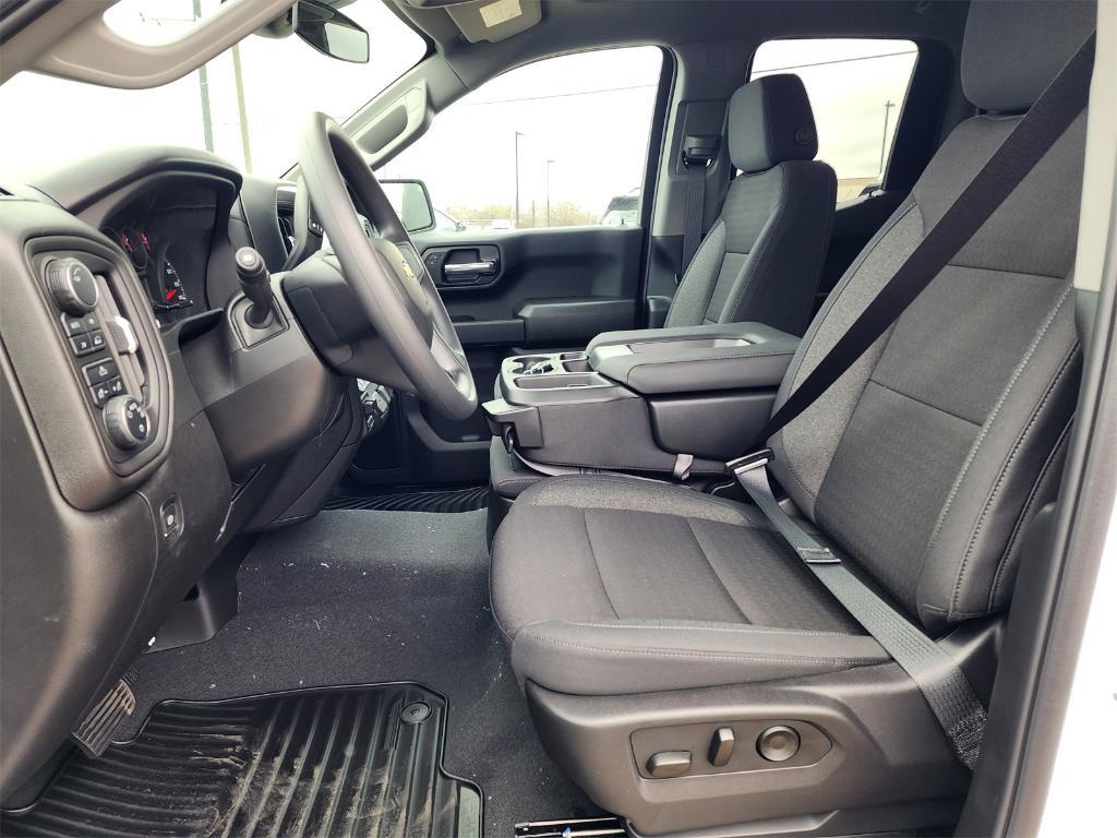 new 2025 Chevrolet Silverado 1500 car, priced at $50,647