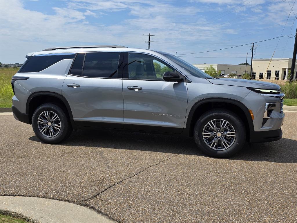 new 2026 Chevrolet Traverse car, priced at $40,987