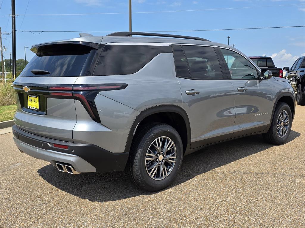 new 2026 Chevrolet Traverse car, priced at $40,987