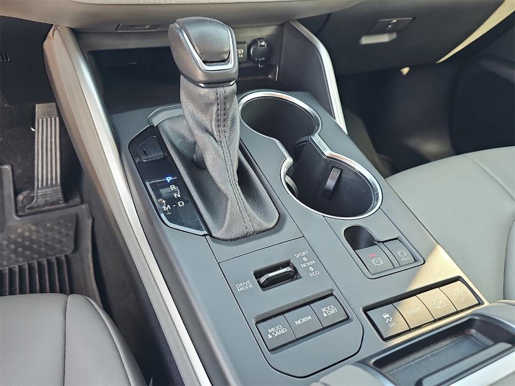 used 2021 Toyota Highlander car, priced at $26,432