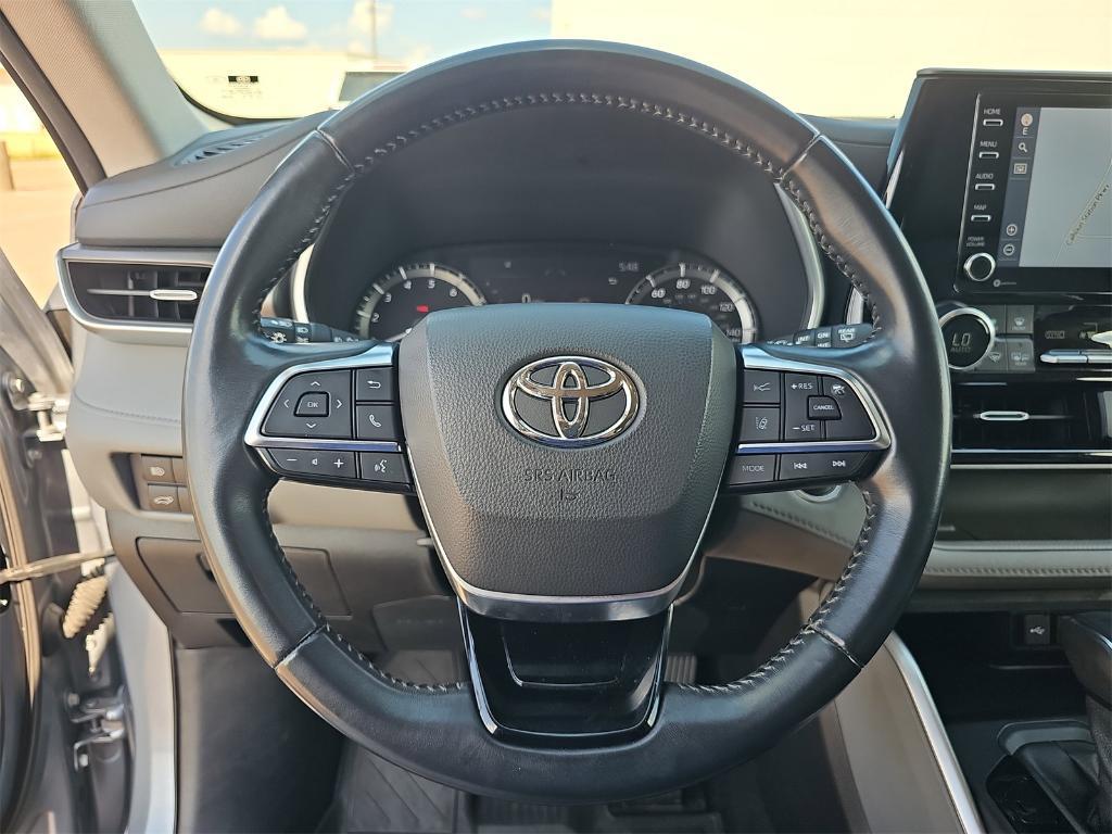 used 2021 Toyota Highlander car, priced at $26,432