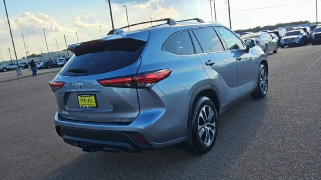 used 2021 Toyota Highlander car, priced at $26,432