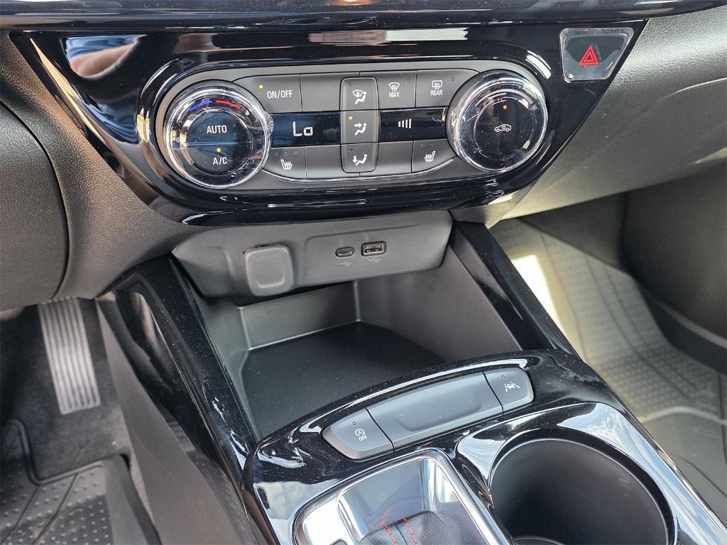 new 2025 Chevrolet Trax car, priced at $25,987