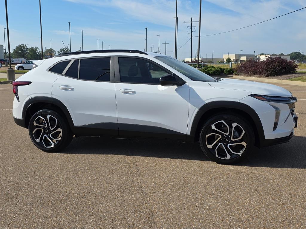 used 2025 Chevrolet Trax car, priced at $24,321