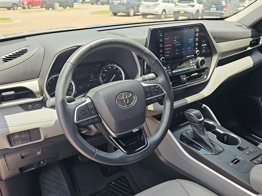 used 2021 Toyota Highlander car, priced at $36,163