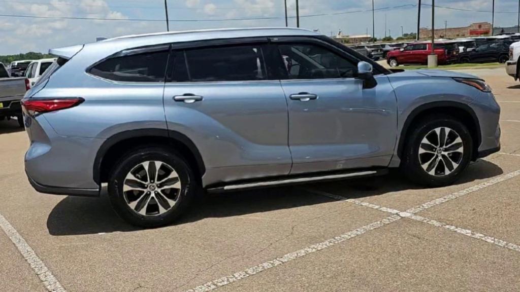 used 2021 Toyota Highlander car, priced at $36,163