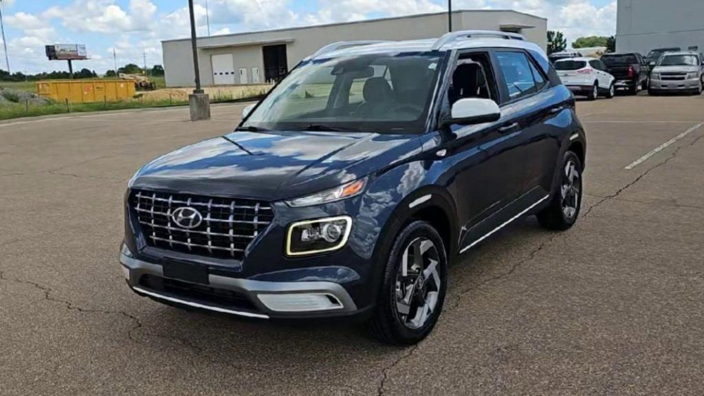 used 2022 Hyundai Venue car, priced at $18,442