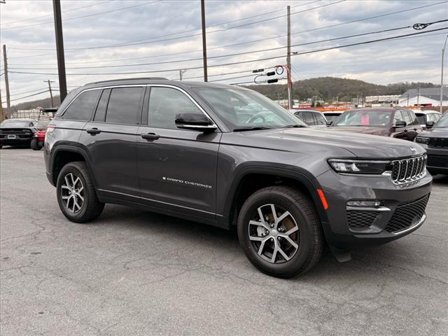 new 2025 Jeep Grand Cherokee car, priced at $50,010