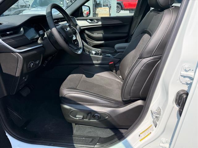 new 2025 Jeep Grand Cherokee L car, priced at $49,780
