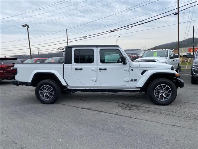 new 2024 Jeep Gladiator car, priced at $52,040