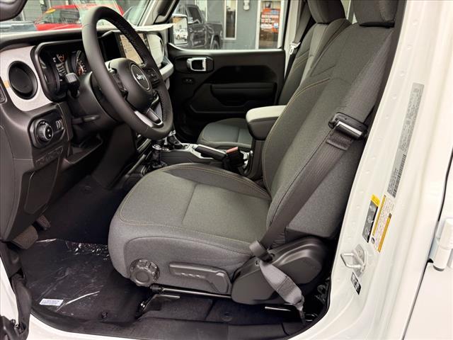new 2025 Jeep Gladiator car, priced at $47,455