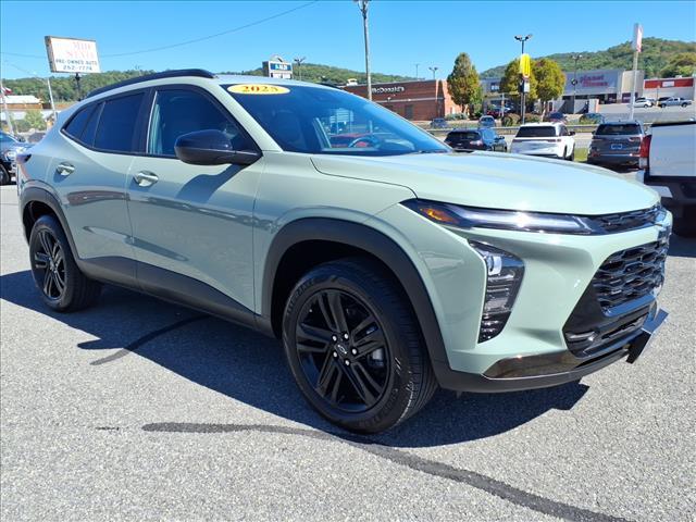 used 2025 Chevrolet Trax car, priced at $23,999