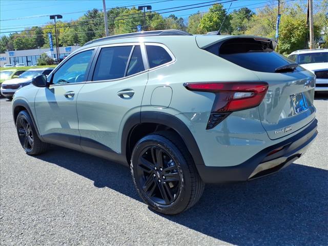 used 2025 Chevrolet Trax car, priced at $23,999