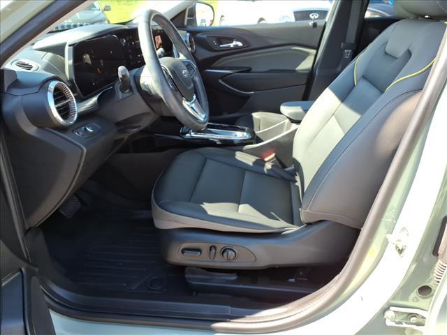 used 2025 Chevrolet Trax car, priced at $23,999