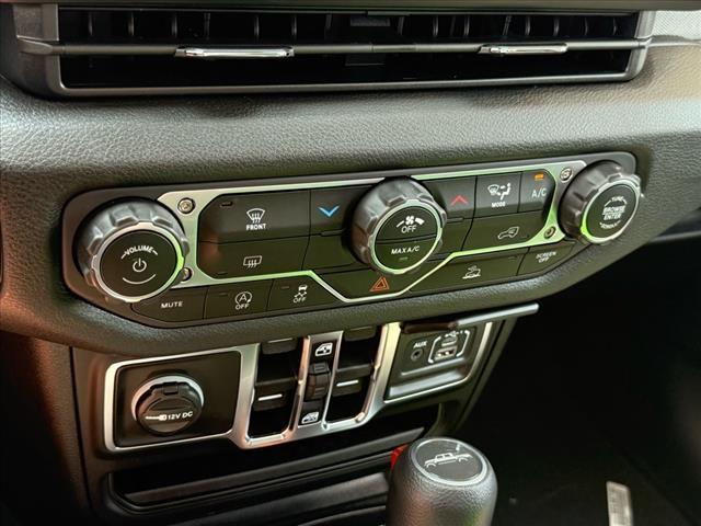 new 2025 Jeep Gladiator car, priced at $48,050