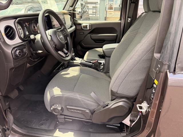 new 2025 Jeep Wrangler car, priced at $35,255